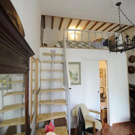 Mugnone House